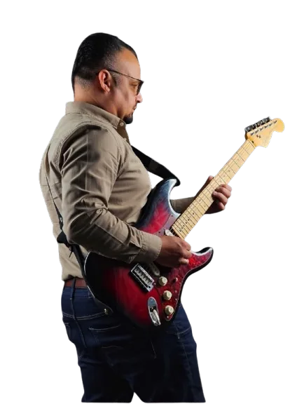 Leonardo Nascimento com guitarra